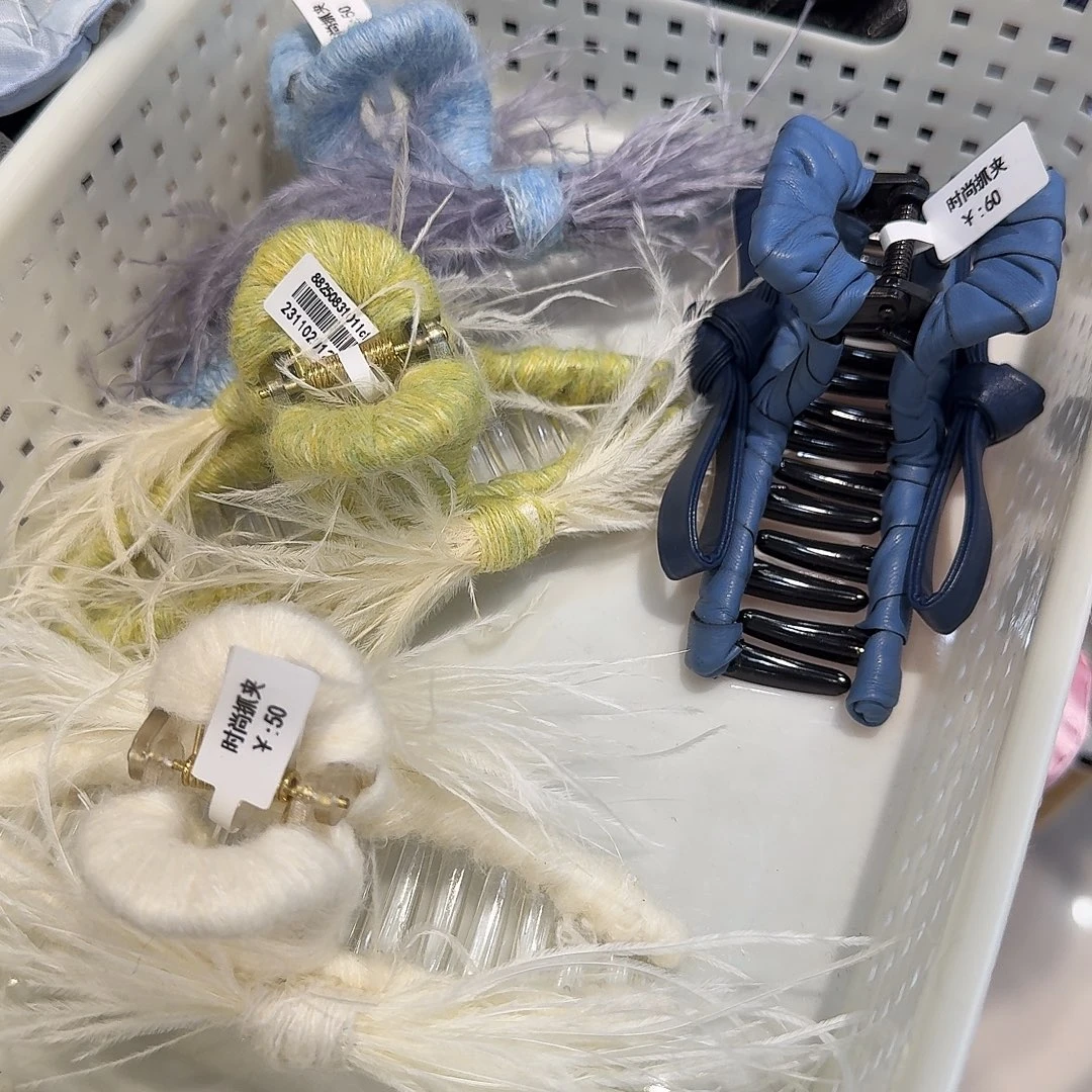 非金属无四个抓夹