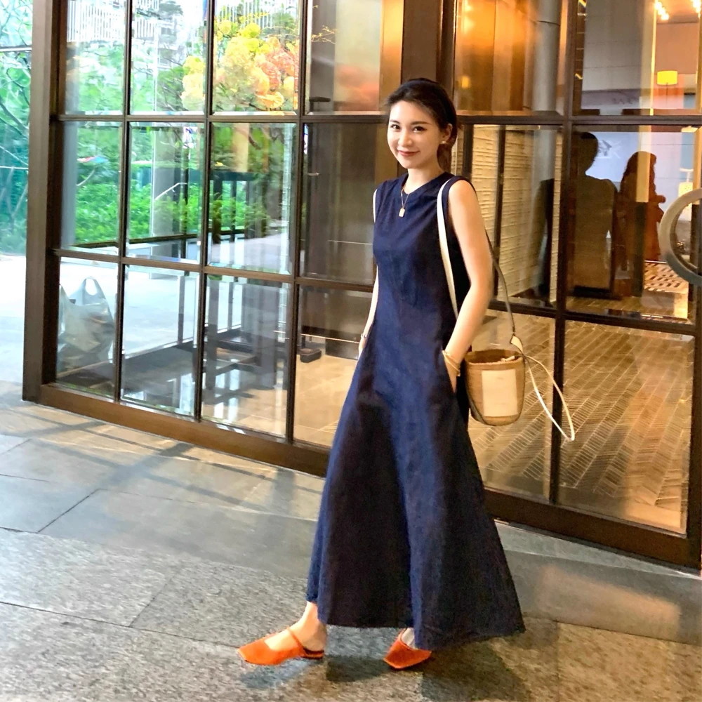 法式气质高级感蓝色连衣裙子女夏季2025老钱风无袖背心收腰长裙