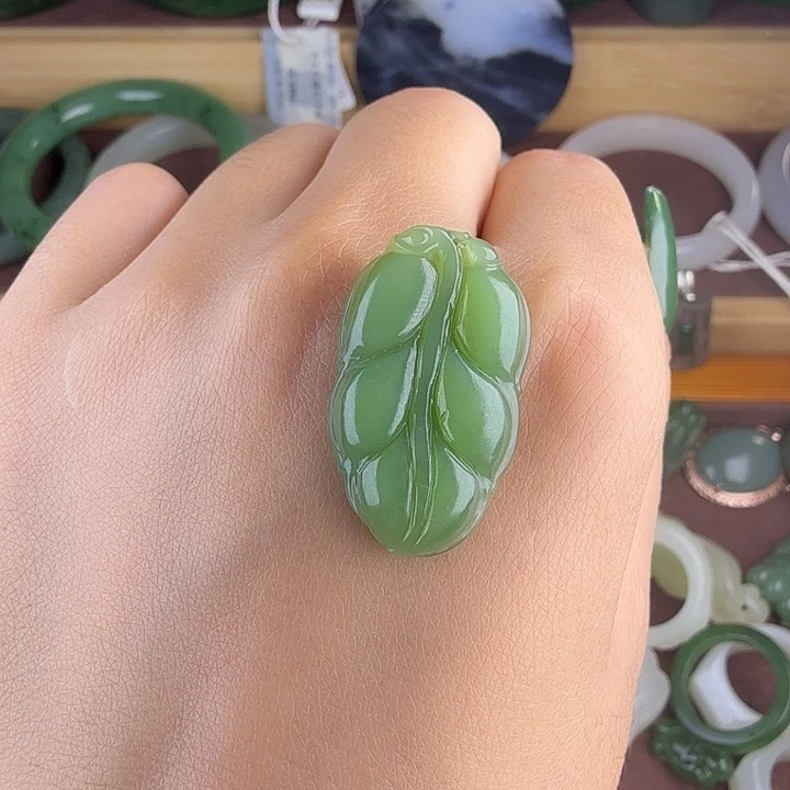 和田玉（糖玉）未镶嵌颈饰