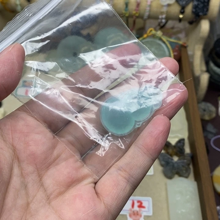 奇***蛇纹石玉未镶嵌颈饰