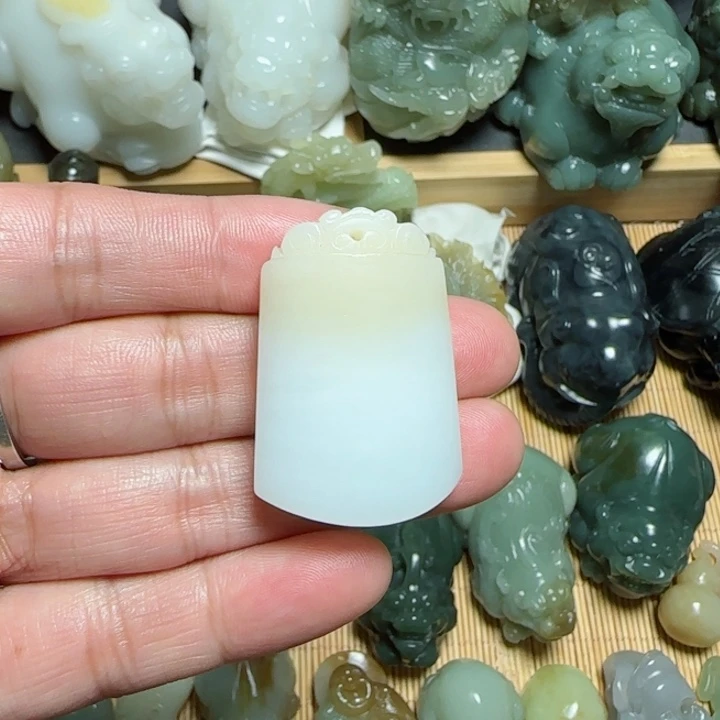 和田玉挂件未镶嵌