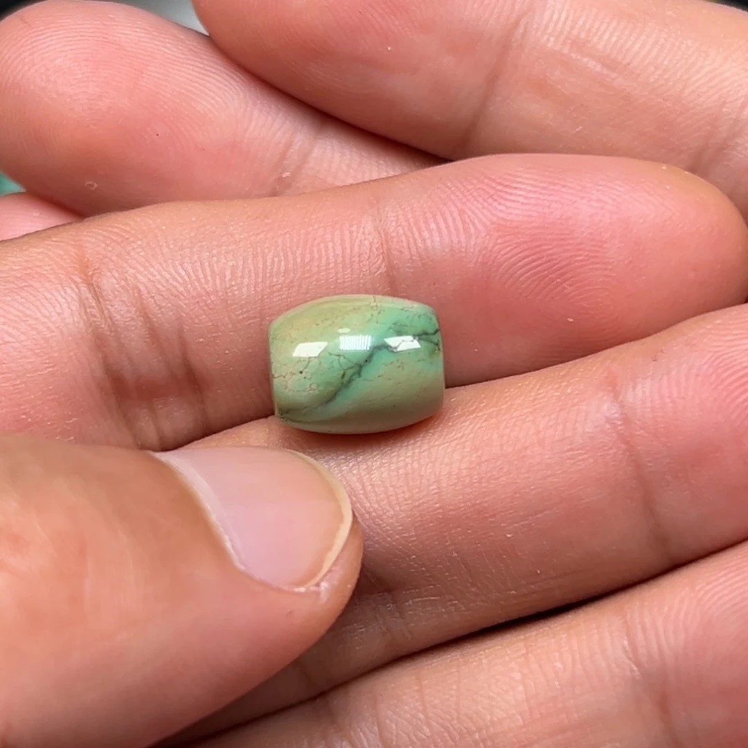 夕***夕绿松石未镶嵌珠宝奇石