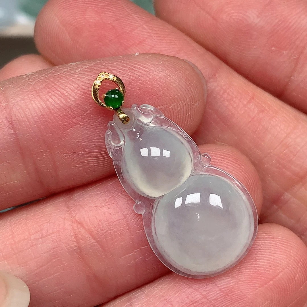 翡翠颈饰未镶嵌葫芦吊坠