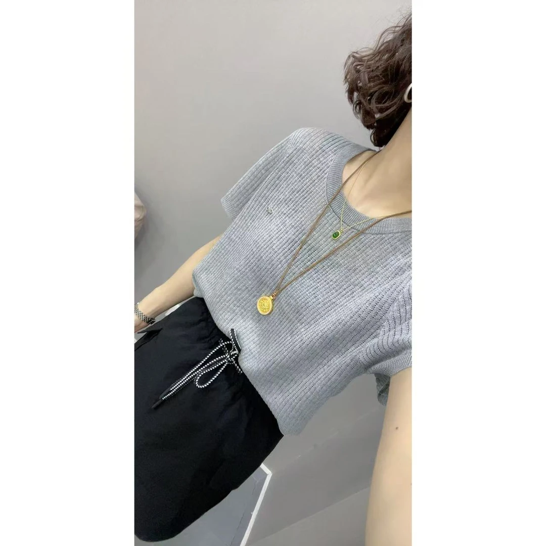 后背小扣针织衫短袖