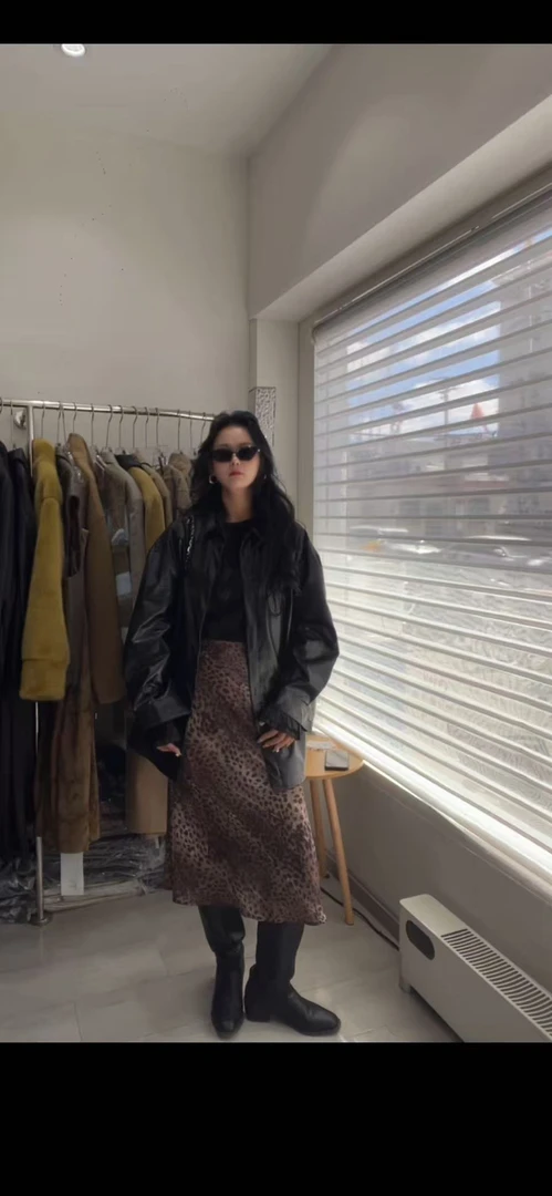 52嘉复古豹纹半身裙气质显瘦设计百搭中长款包臀短裙女款女士女装