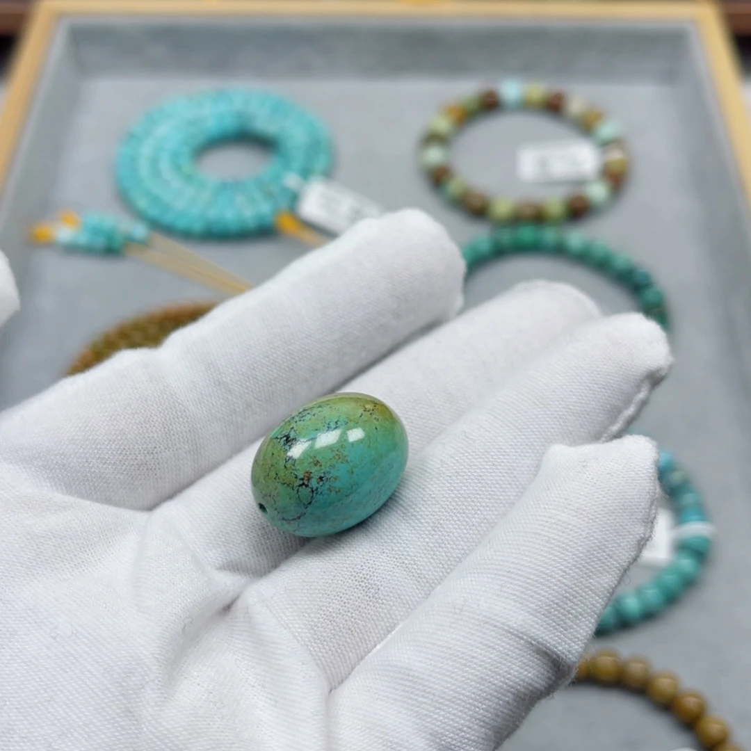 绿松石未镶嵌挂件