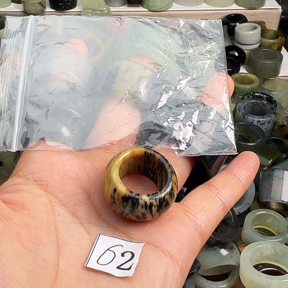 【闪购商品】未镶嵌岫玉戒指糖*亮