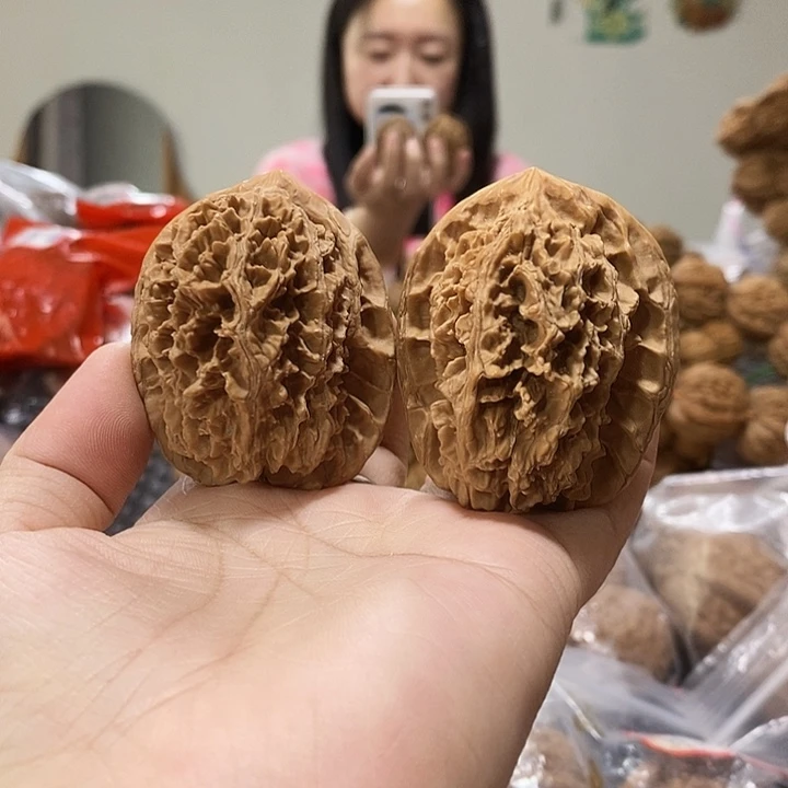 胡***1文玩核桃吊坠大花43修