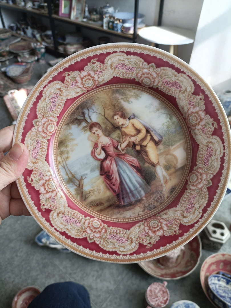 雅顿白瓷红色罗密欧与朱丽叶平盘