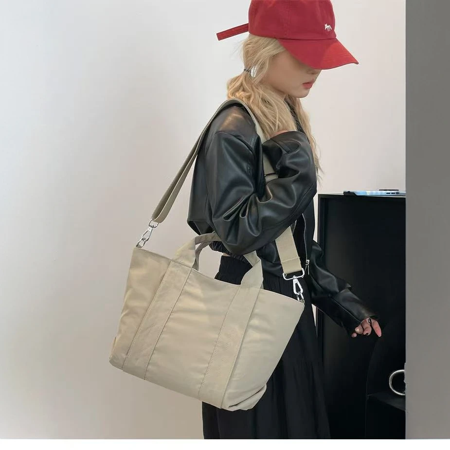 BSTO/佰斯图2025新款早春大容量单肩斜挎手提包休闲百搭通勤包包