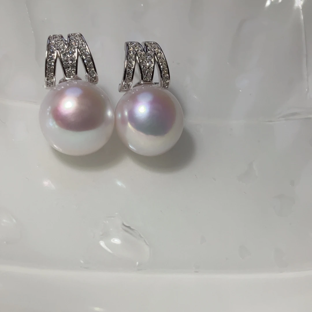 ****碧银S925镶嵌耳饰淡水珍珠