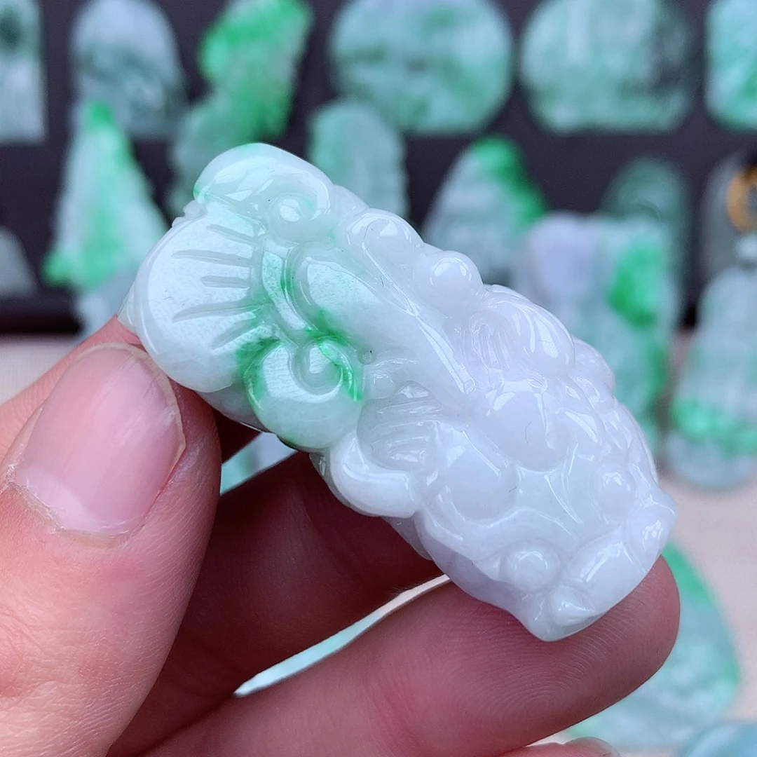 翡翠颈饰未镶嵌翡翠吊坠