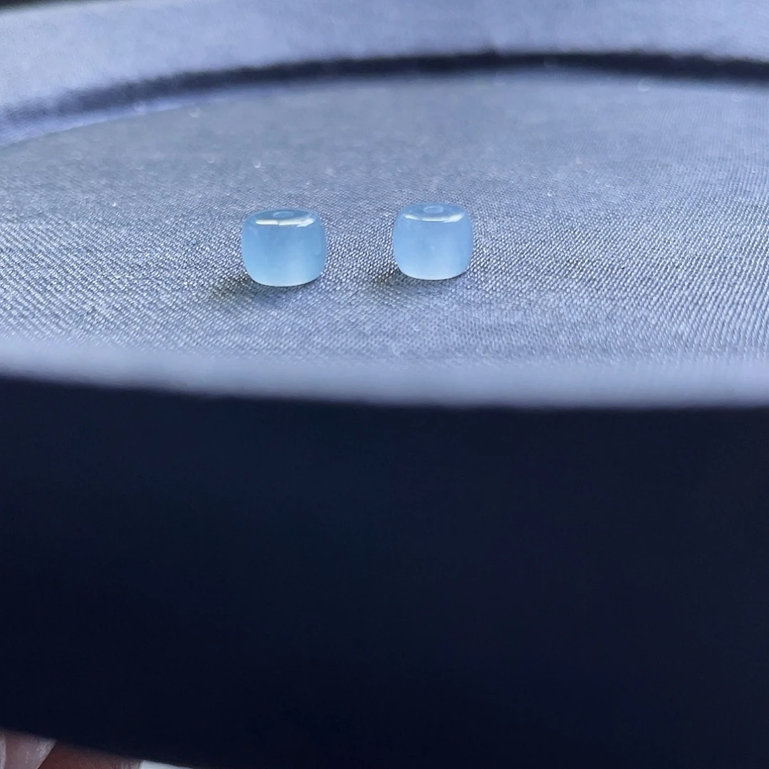 一****翡翠散珠天然A货翡翠卡5.8老型珠2颗