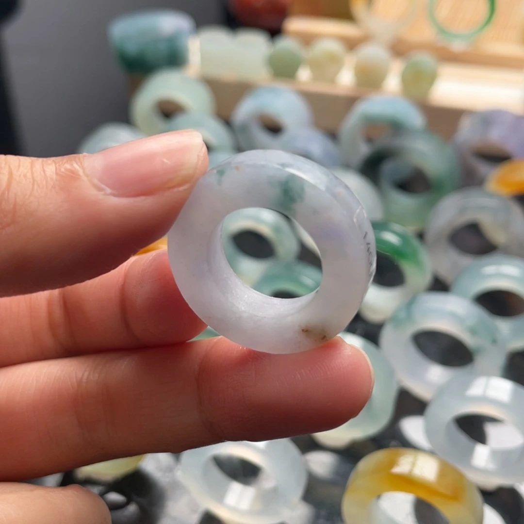 定制翡翠未镶嵌戒指