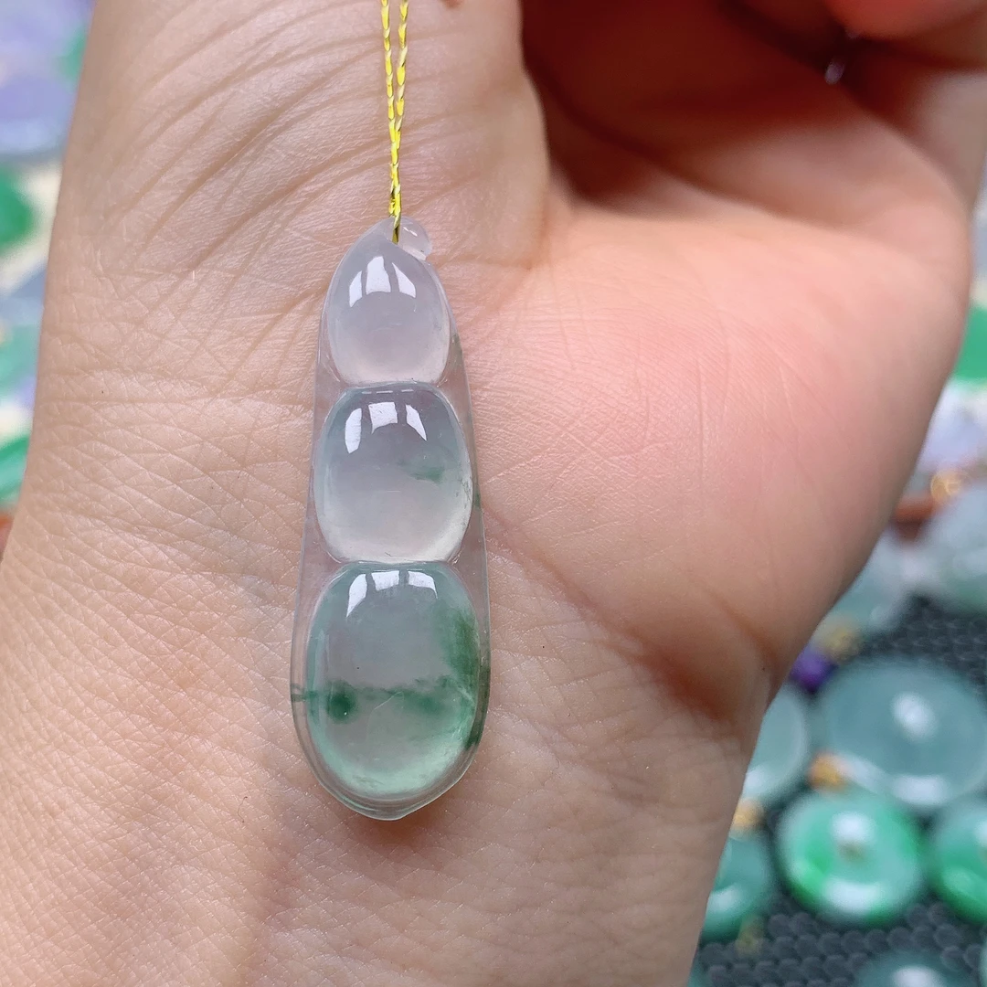 缅甸天然A货翡翠，冰飘花福豆 编号206/520尺寸36.6-11.9-5.3