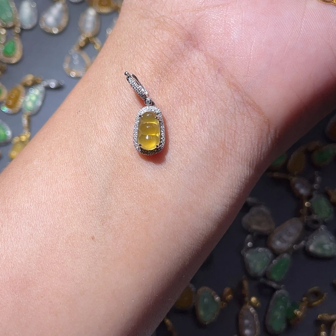 吊坠(不含链)18K金镶嵌翡翠