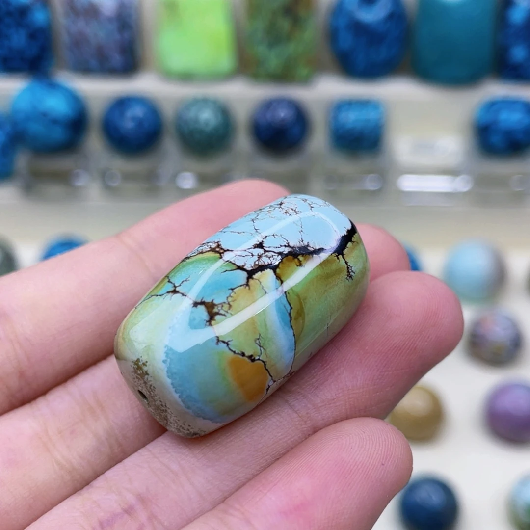 未镶嵌绿松石颈饰