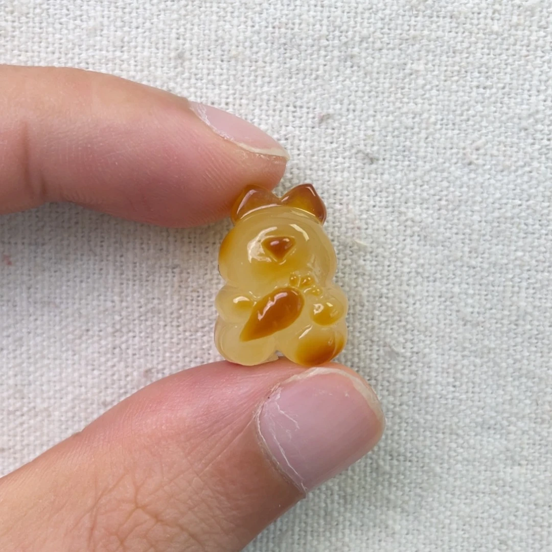 琥珀未镶嵌珠宝奇石胡萝卜小兔