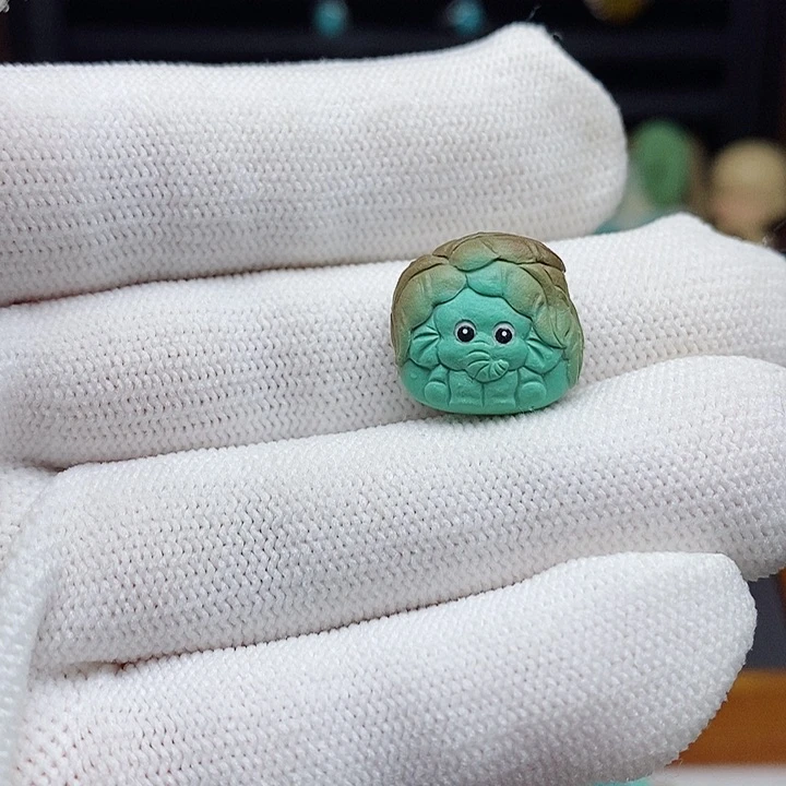 绿松石未镶嵌颈饰