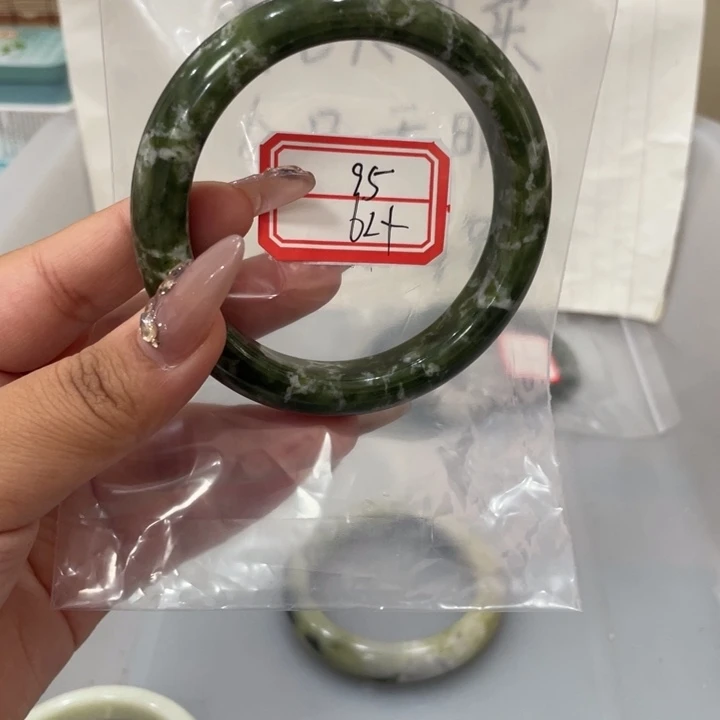 未镶嵌蛇纹石玉手镯