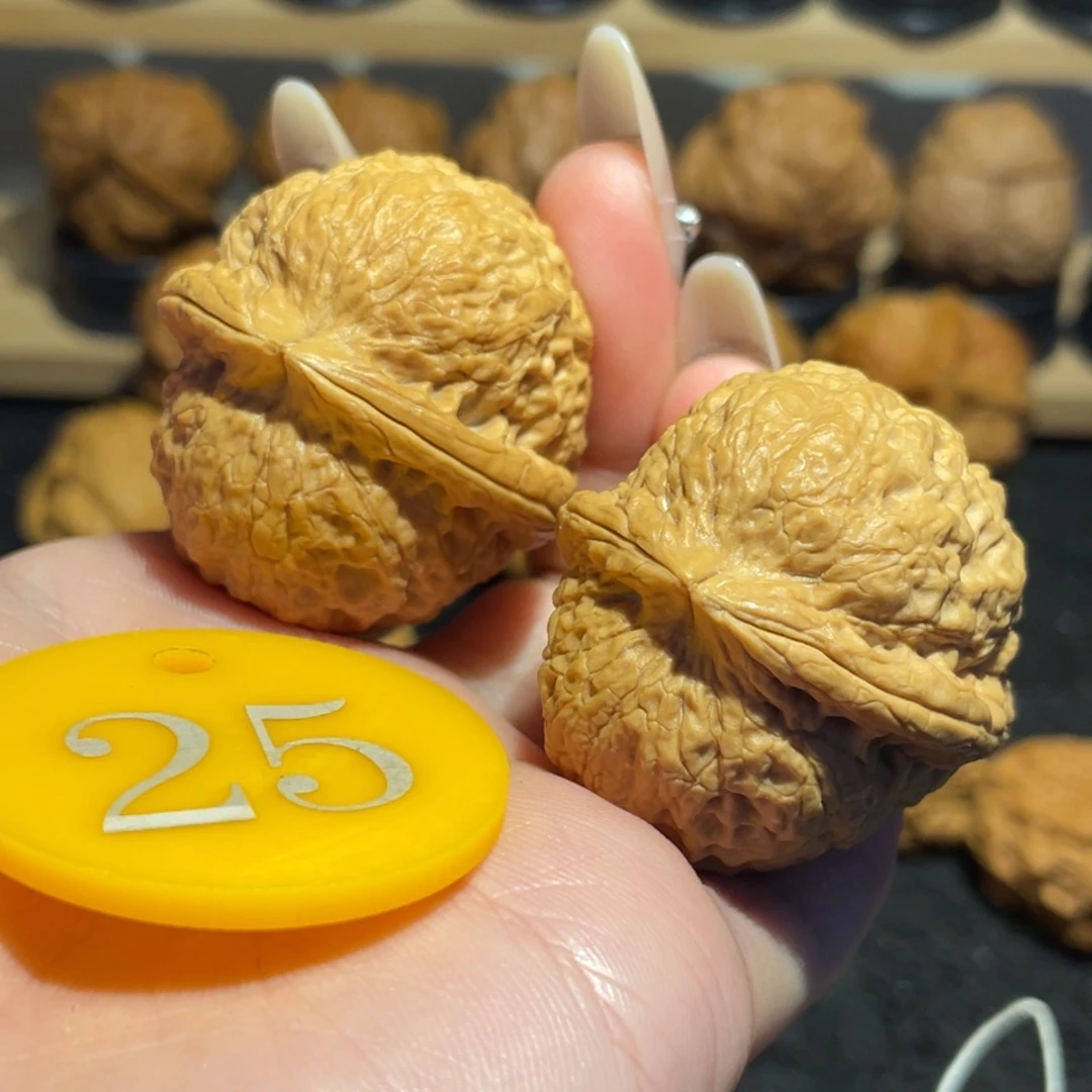 龙鳞铁狮子核桃38。