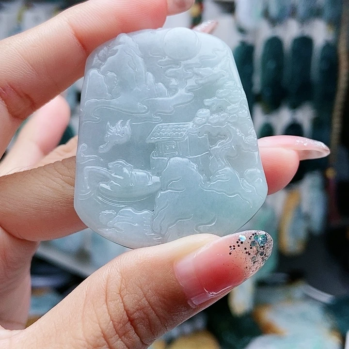 颈饰足铂镶嵌翡翠翡翠