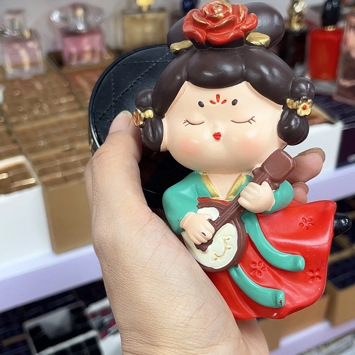 瓷片迪迪迪皮革垫子陶瓷娃娃