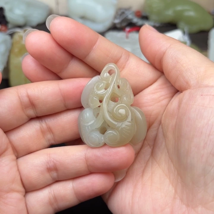 未镶嵌和田玉挂件