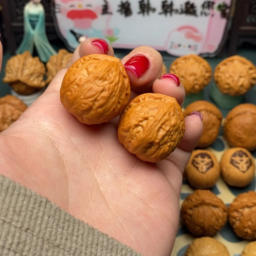 文玩核桃把件绣球