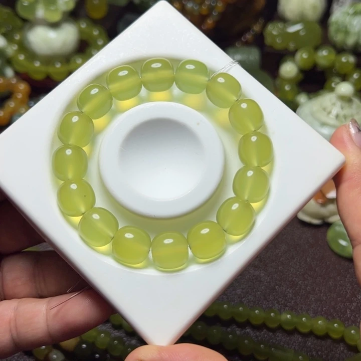 未镶嵌蛇纹石玉手链