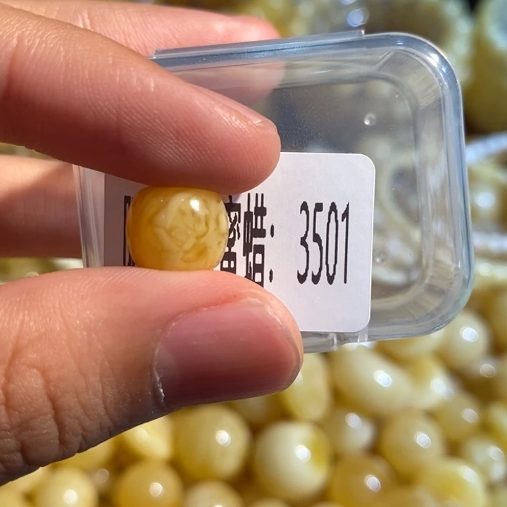 琥珀未镶嵌珠宝奇石3501