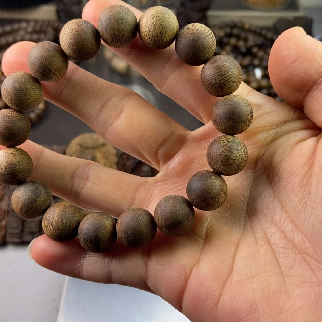 沉香手串?越南芽庄白