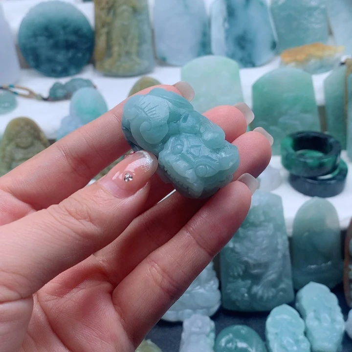 定制翡翠未镶嵌貔貅