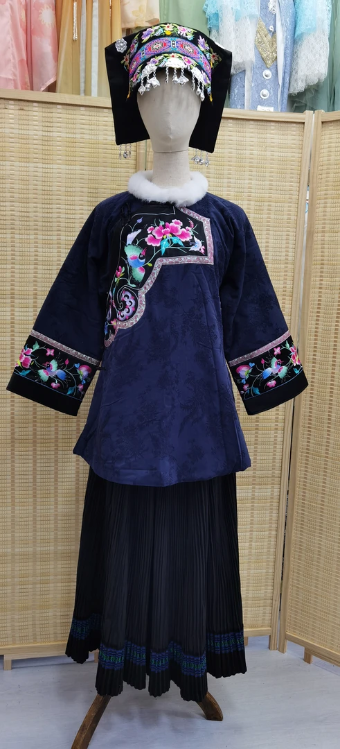 蓝色夹棉苗服胸前大花民族服装英姐苗服