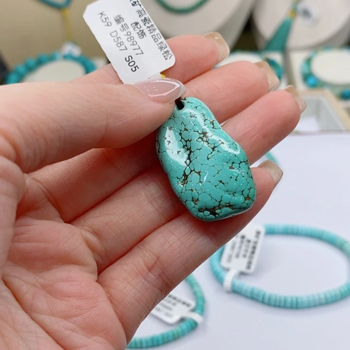 绿松石未镶嵌珠宝奇石