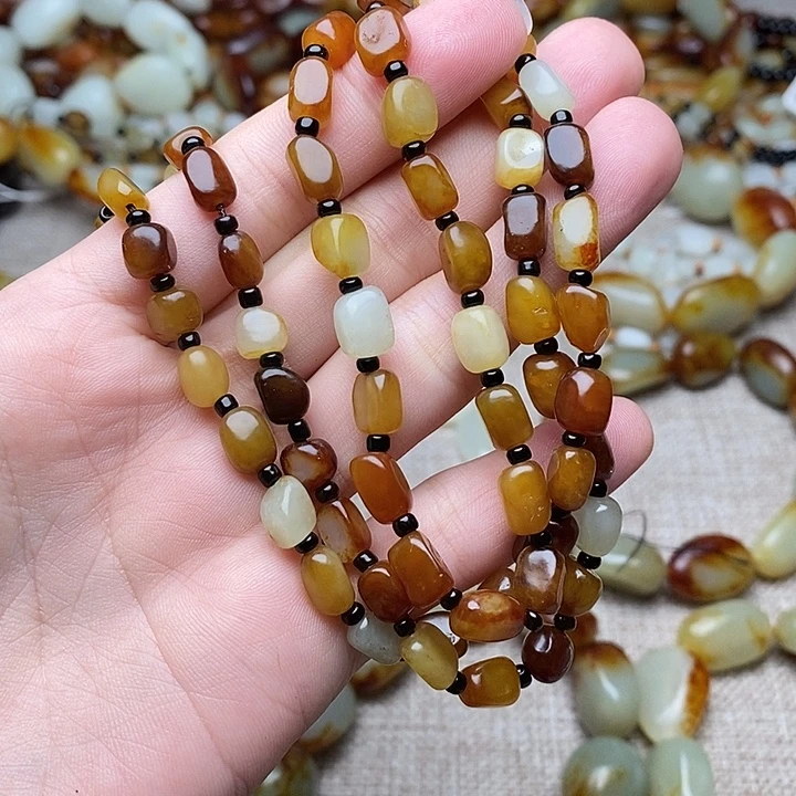 黄***顺和田玉未镶嵌手链