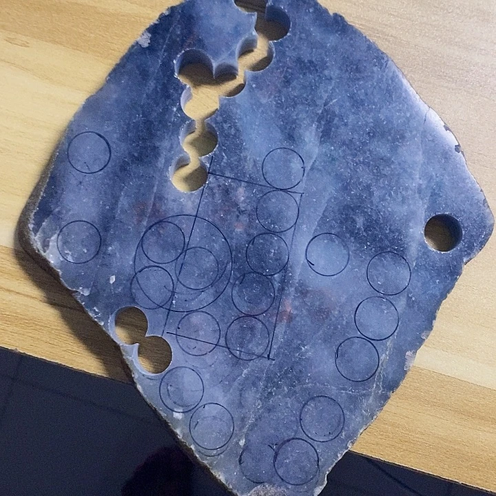 超***哥未镶嵌定制翡翠切料子，包工包料珠子