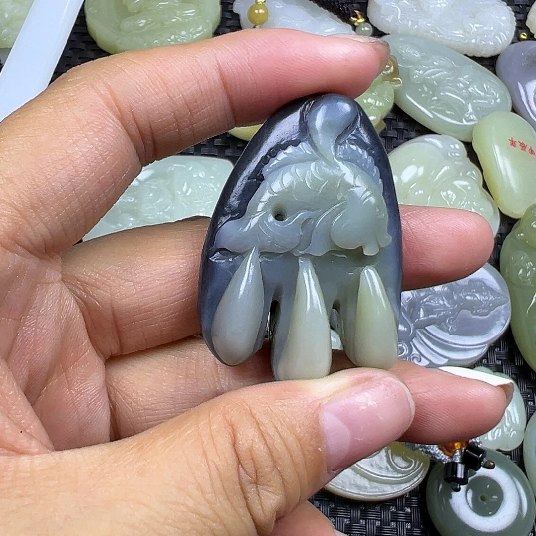 和田玉未镶嵌颈饰卡46