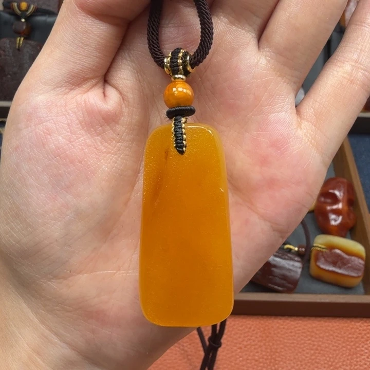 蜜蜡未镶嵌吊坠(赠链)