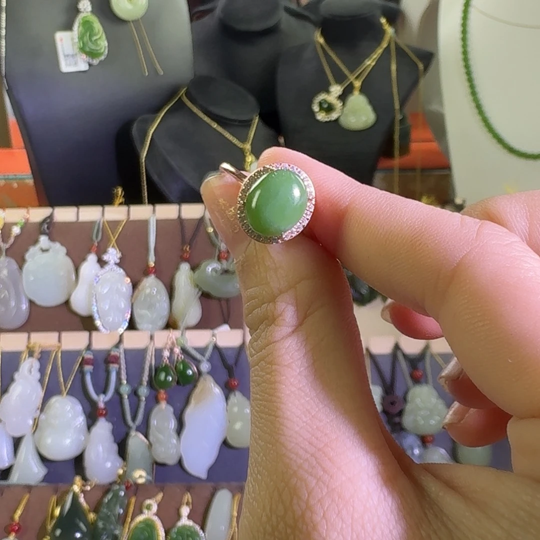 和田玉未镶嵌戒指