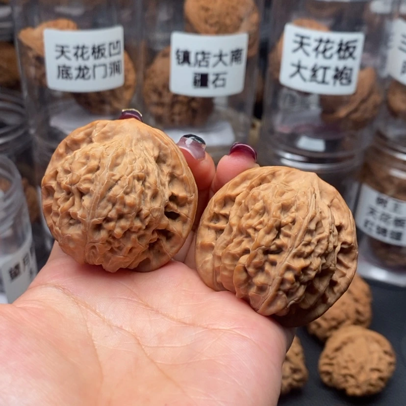【闪购商品】吊坠文玩核桃望月42