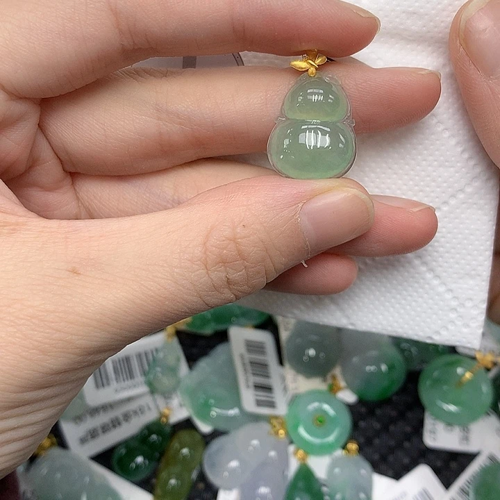 颈饰18K金镶嵌翡翠123456789999