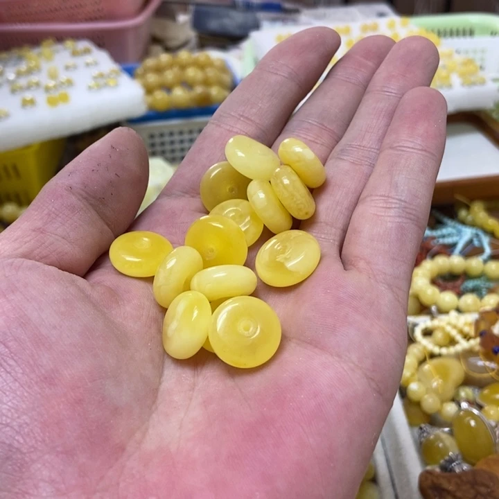 蜜蜡未镶嵌裸石多样性发货其一