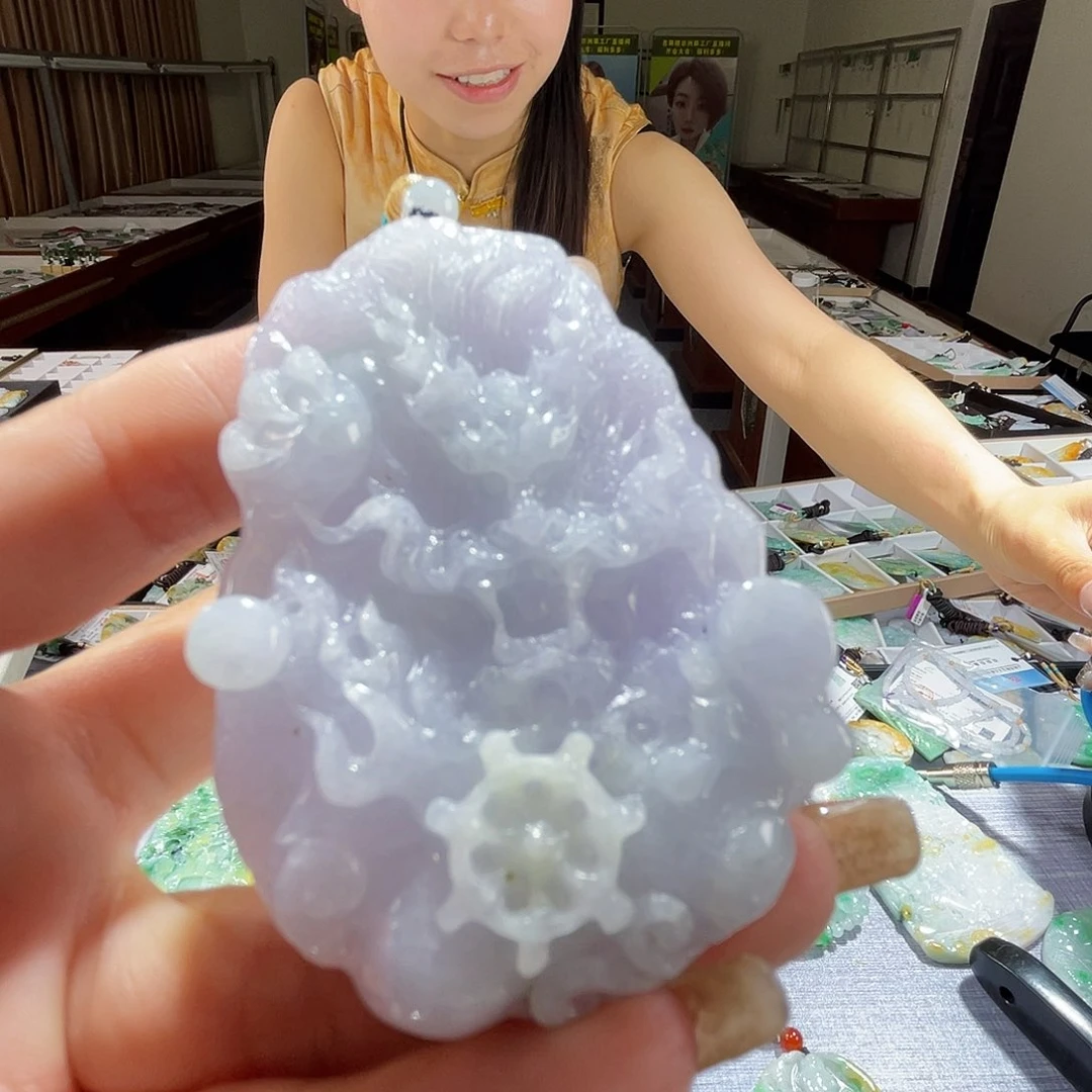 翡翠未镶嵌颈饰一