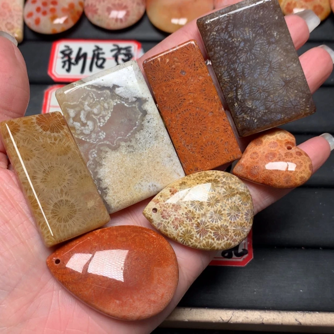 【闪购商品】硅化玉颈饰未镶嵌莫*