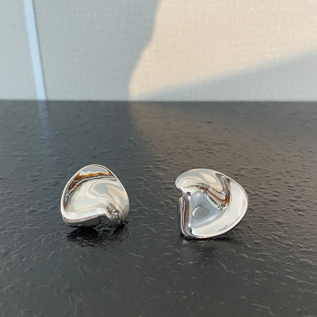 钛钢耳饰 小众设计高级感～螺旋金属银色耳钉