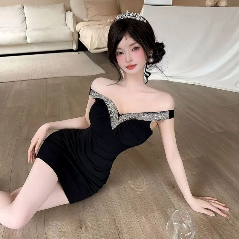 御姐纯欲重工订珠性感吊带高级感修身收腰包臀连衣裙显瘦气质名媛