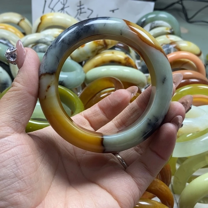 蛇纹石玉未镶嵌手镯自*