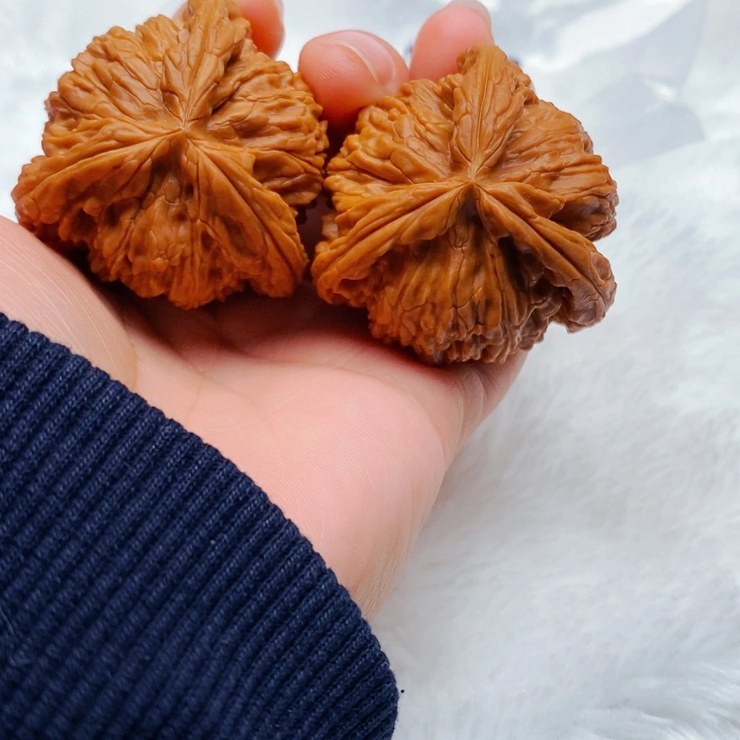 我***罐文玩核桃吊坠三棱