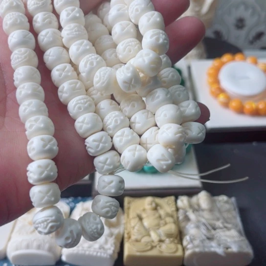 木头独雕刻卡1.2白色长链